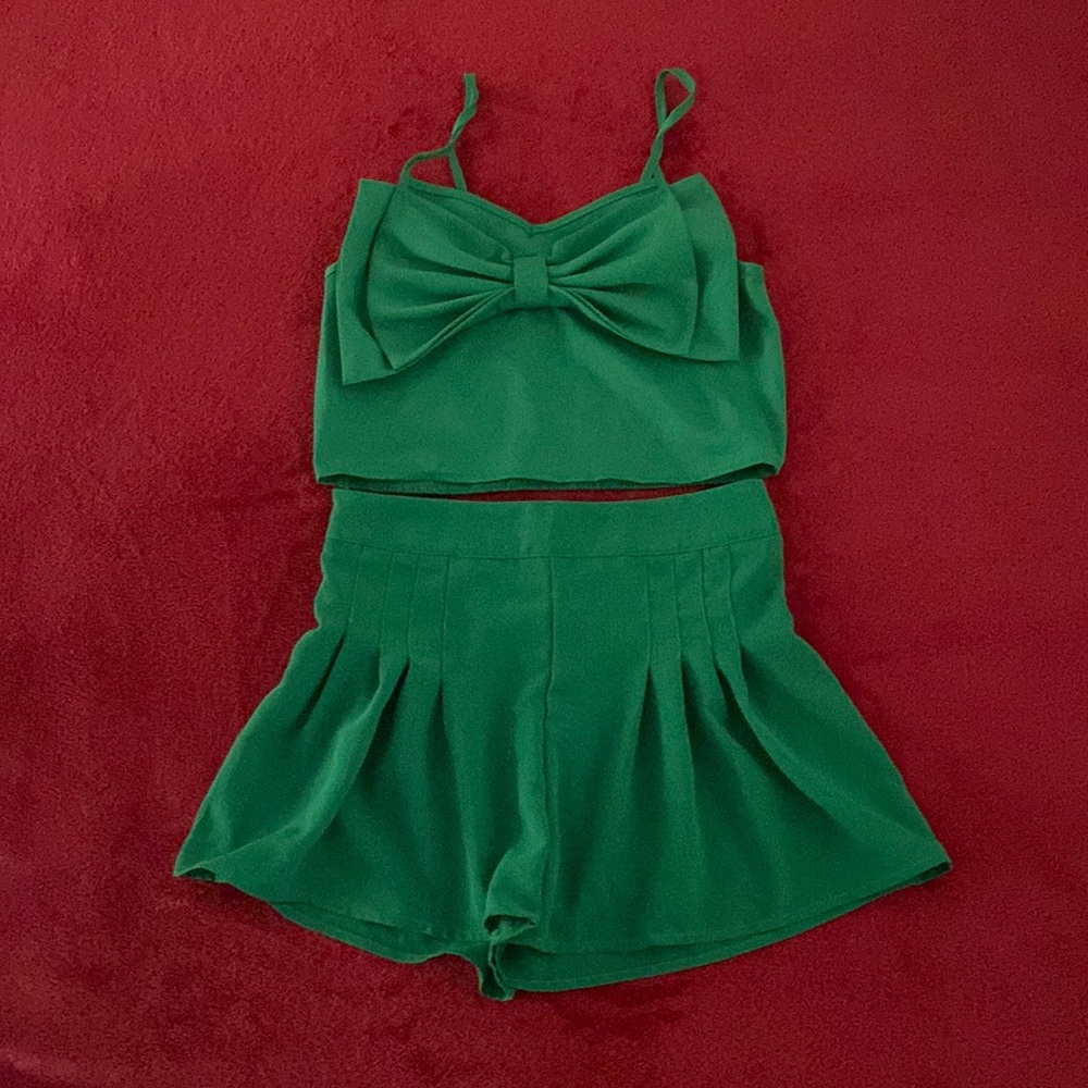 | 2 Piece Green Set | Size: 11/12 |